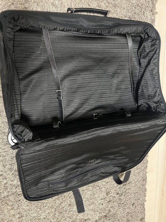 プラダ  （ブランドバッグ）の商品画像 - 査定依頼日：2025年5月23日 - 最高査定価格：7,200円