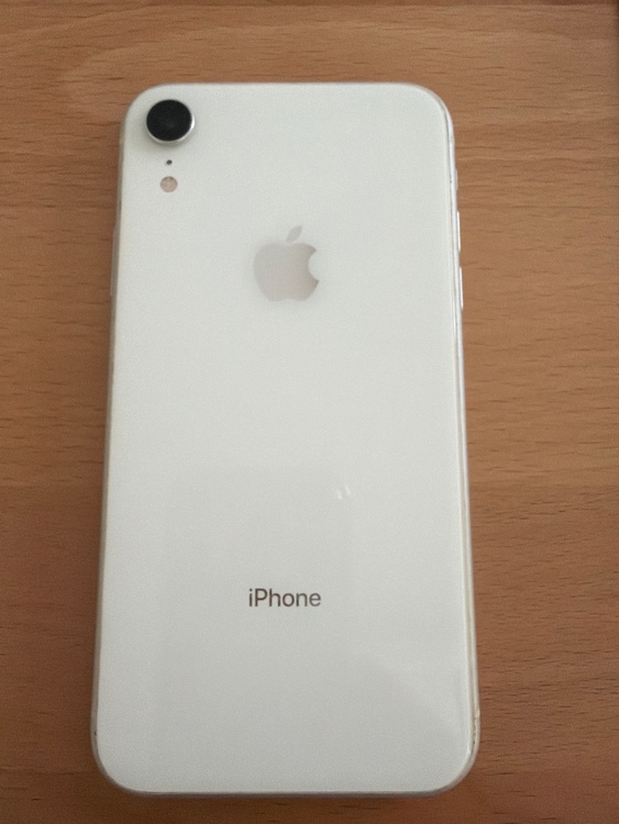 iPhone Xr （スマホ）の商品画像 - 査定依頼日：2026年5月6日 - 最高査定価格：12,000円