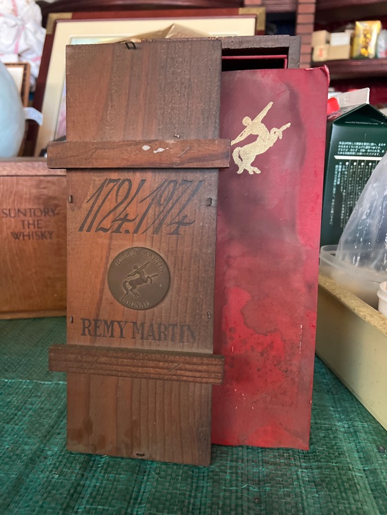 レミーマルタン1724-1974（お酒）の商品画像 - 査定依頼日：2025年8月21日 - 最高査定価格：40,000円
