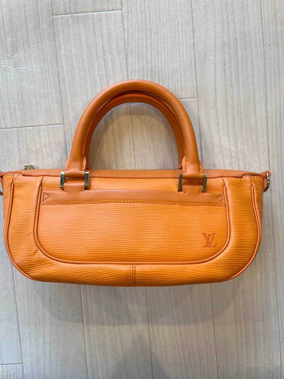 ルイヴィトン エピ （ブランドバッグ）の商品画像 - 査定依頼日：2026年4月7日 - 最高査定価格：60,000円
