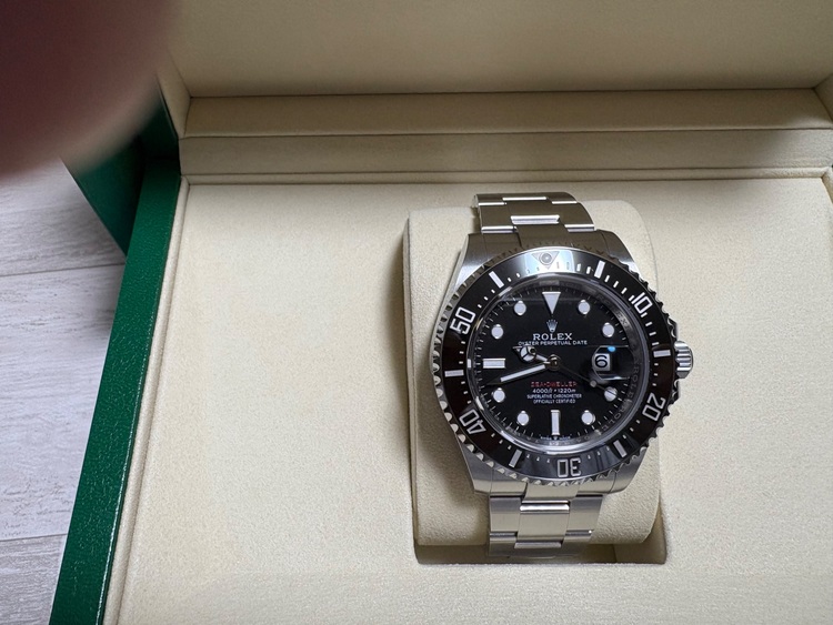 ロレックス シードゥエラー （高級時計）の商品画像 - 査定依頼日：2025年8月5日 - 最高査定価格：2,200,000円