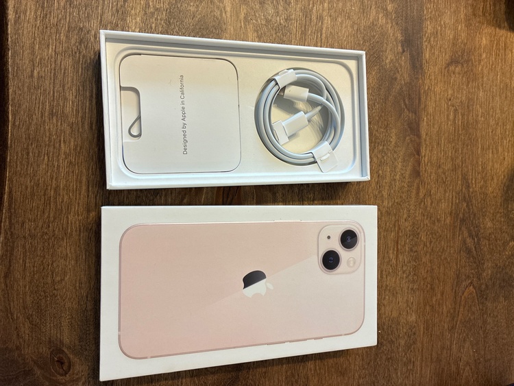 iPhone iPhone 13 256GB SIMフリー（スマホ）の商品画像 - 査定依頼日：2026年6月11日 - 最高査定価格：37,000円