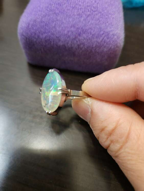 オパール（宝石）の商品画像 - 査定依頼日：2025年5月28日 - 最高査定価格：15,000円