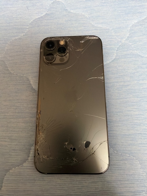 iPhone iPhone 12 Pro 128GB SIMフリー（スマホ）の商品画像 - 査定依頼日：2026年10月7日 - 最高査定価格：25,000円