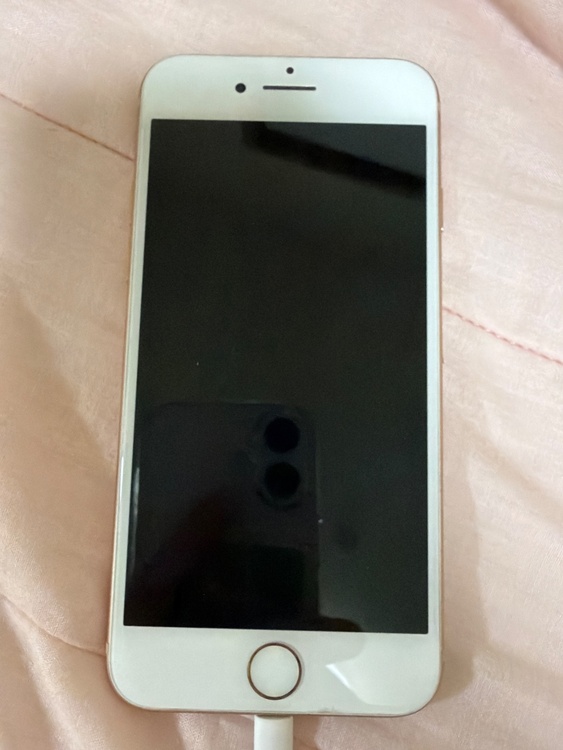 iPhone8 64GB SIMフリー（スマホ）の商品画像 - 査定依頼日：2026年3月24日 - 最高査定価格：6,000円