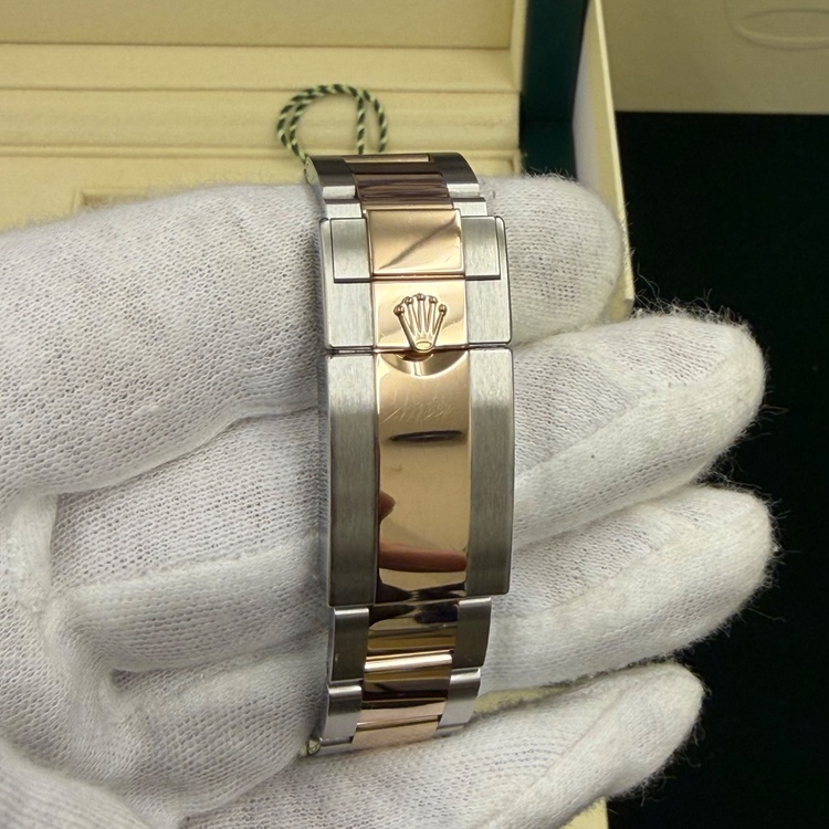 ROLEX GMTマスターⅡ 126711CHNR 2020 最新ギャラ　付属品完品（高級時計）の商品画像 - 査定依頼日：2026年8月26日 - 最高査定価格：2,950,000円