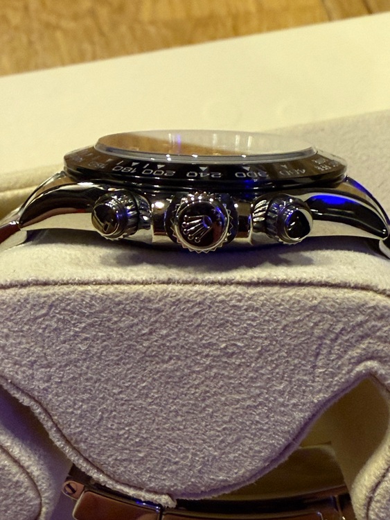 ロレックス デイトナ 116500LN　黒（高級時計）の商品画像 - 査定依頼日：2025年11月27日 - 最高査定価格：4,000,000円