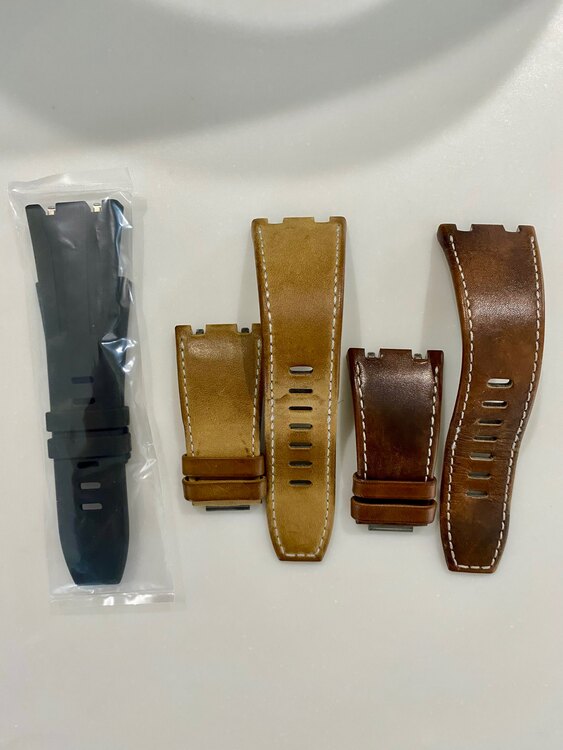 オーデマピゲ ロイヤルオークオフショア 26420SO.OO.A600CA.0（高級時計）の商品画像 - 査定依頼日：2025年4月13日 - 最高査定価格：4,800,000円