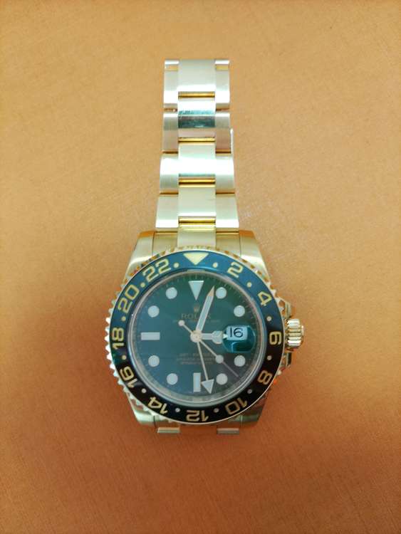 ロレックス GMTマスター 116718LN（高級時計）の商品画像 - 査定依頼日：2022年9月6日 - 最高査定価格：6,000,000円