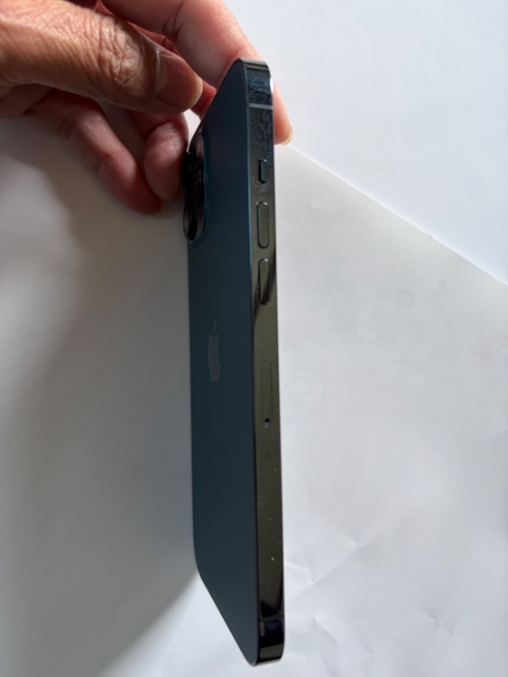 iPhone 12 Pro Max 256GB docomo（スマホ）の商品画像 - 査定依頼日：2026年3月1日 - 最高査定価格：47,000円