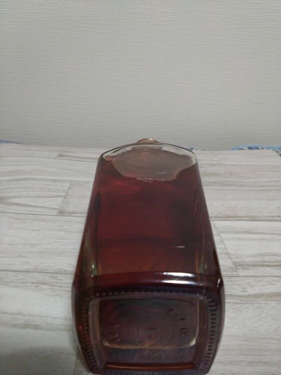 ワイルドターキー マスターズキープ ディケイド。（お酒）の商品画像 - 査定依頼日：2025年10月19日 - 最高査定価格：27,500円