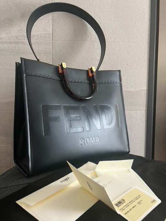 フェンディ  （ブランドバッグ）の商品画像 - 査定依頼日：2025年3月29日 - 最高査定価格：150,000円