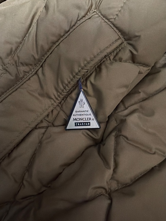 2445149（古着・ファッション）の商品画像 - 査定依頼日：2025年11月10日 - 最高査定価格：35,000円