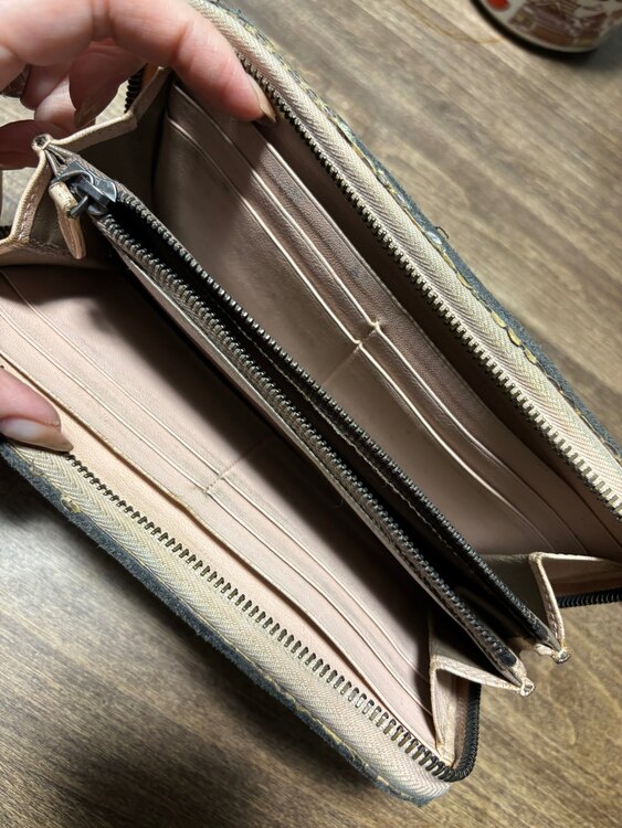 9年前（ブランドバッグ）の商品画像 - 査定依頼日：2025年3月5日 - 最高査定価格：10,000円