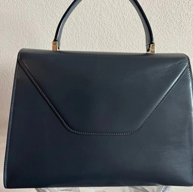 イジィデ（ブランドバッグ）の商品画像 - 査定依頼日：2025年2月22日 - 最高査定価格：100,000円