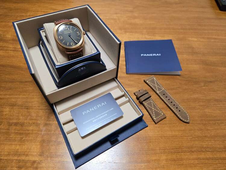 パネライ ラジオミール Pam（高級時計）の商品画像 - 査定依頼日：2025年4月25日 - 最高査定価格：1,800,000円