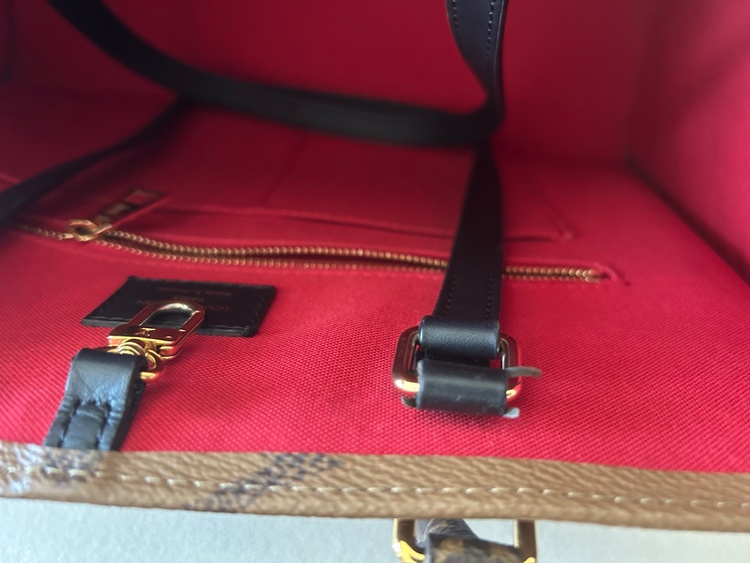 Louis Vuitton OnTheGo MM モノグラム（ブランドバッグ）の商品画像 - 査定依頼日：2026年7月19日 - 最高査定価格：200,000円