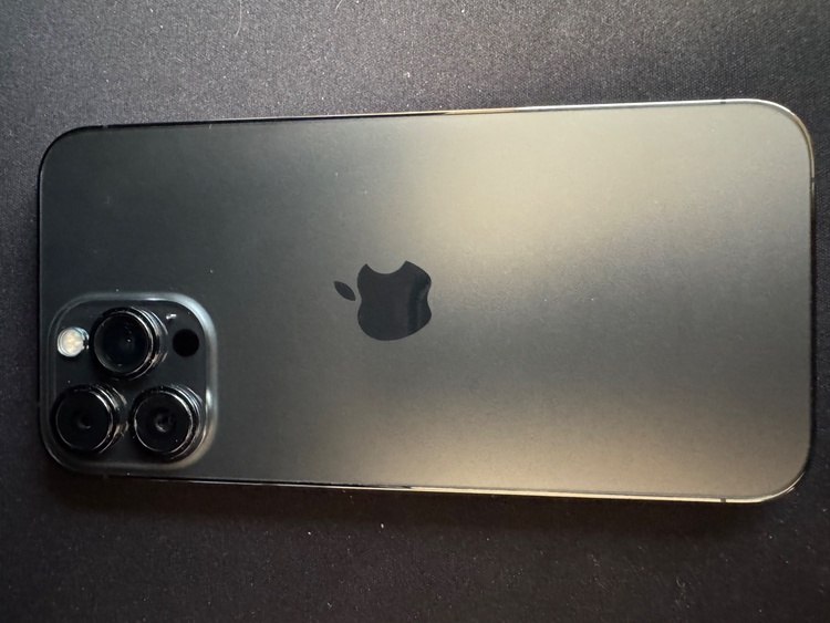 iPhone 13 Pro Max 256GB Graphite（スマホ）の商品画像 - 査定依頼日：2026年7月27日 - 最高査定価格：65,000円