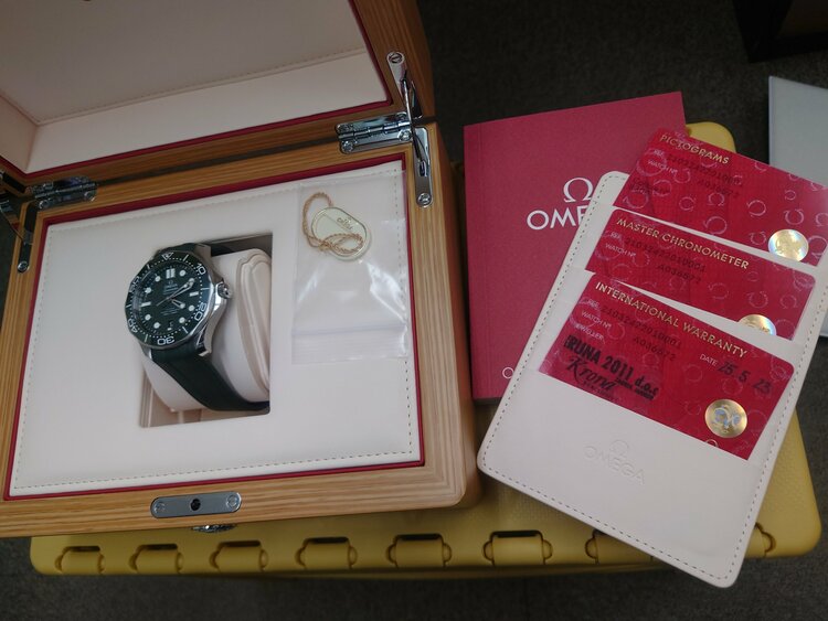 オメガ　シーマスター　ダイバー300M コーアクシャル　マスター　クロノメーター（高級時計）の商品画像 - 査定依頼日：2026年4月22日 - 最高査定価格：100,000円