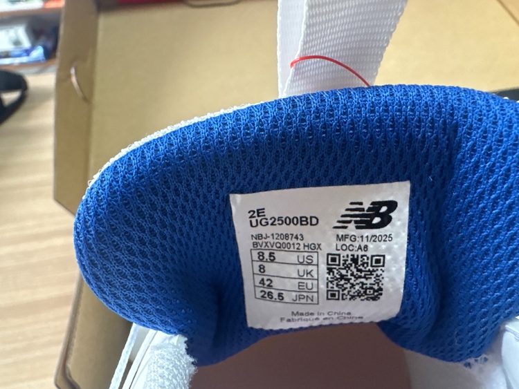 ニューバランスFresh Foam X 2500 v5 UG2500BD 2E（ゴルフ用品）の商品画像 - 査定依頼日：2026年8月23日 - 最高査定価格：10,100円
