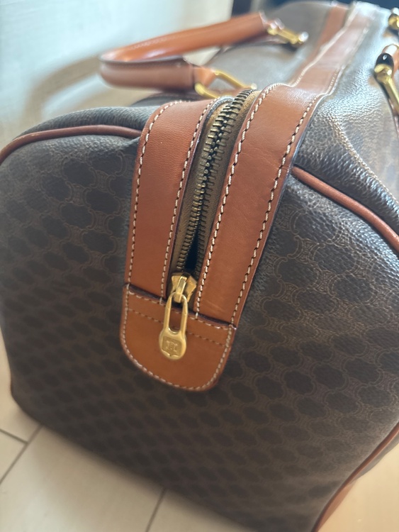 セリーヌ  （ブランドバッグ）の商品画像 - 査定依頼日：2026年4月5日 - 最高査定価格：16,000円