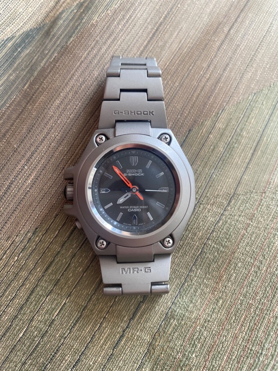 G-SHOCK MR-G MRG-12（高級時計）の商品画像 - 査定依頼日：2025年9月17日 - 最高査定価格：5,000円