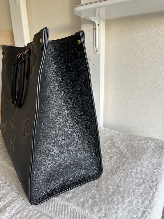 オンザゴー（ブランドバッグ）の商品画像 - 査定依頼日：2022年8月9日 - 最高査定価格：280,000円