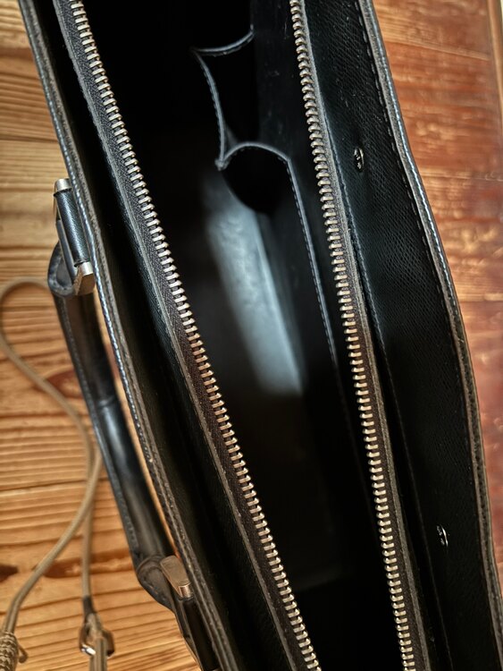 ルイヴィトン タイガ （ブランドバッグ）の商品画像 - 査定依頼日：2025年4月16日 - 最高査定価格：75,000円