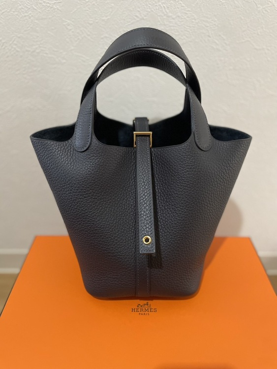 ピコタンロック pm 18（ブランドバッグ）の商品画像 - 査定依頼日：2025年12月5日 - 最高査定価格：650,000円