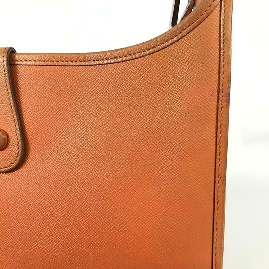 エルメス エヴリン1GM ショルダーバッグ レザー □M刻印 オレンジ（ブランドバッグ）の商品画像 - 査定依頼日：2026年3月4日 - 最高査定価格：200,000円