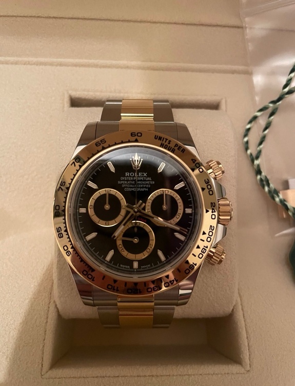 ロレックス コスモグラフ デイトナ ウォッチ Cosmograph Dayton（高級時計）の商品画像 - 査定依頼日：2026年2月14日 - 最高査定価格：4,280,000円