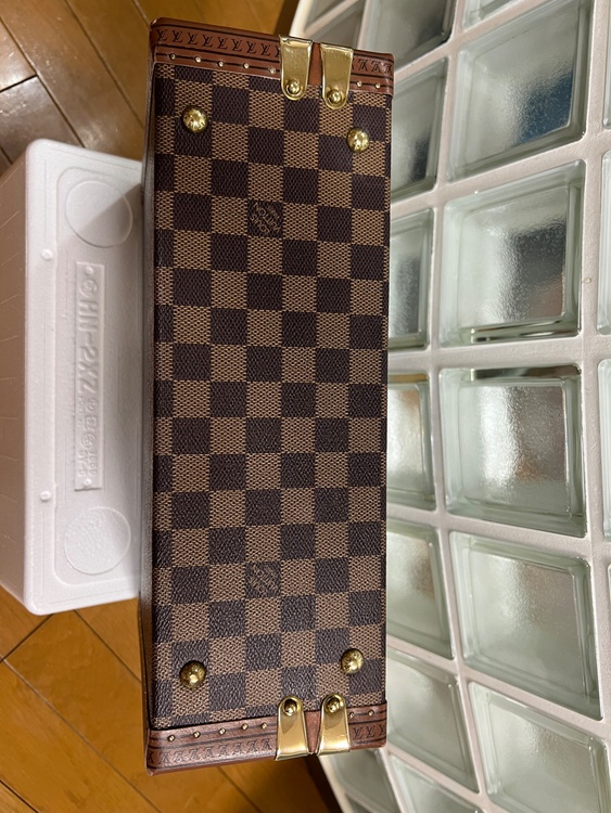 ルイヴィトン　スーパープレジデントを小さくしたスペシャルオーダー品（ブランドバッグ）の商品画像 - 査定依頼日：2026年3月13日 - 最高査定価格：250,000円