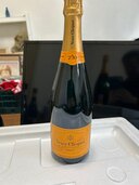 ヴーヴクリコイエローラベル（お酒）の商品画像 - 査定依頼日：2024年11月25日 - 最高査定価格：4,500円