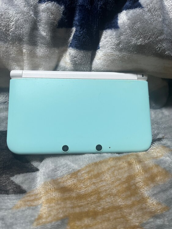 3DS LL（ゲーム機本体・ゲームソフト）の商品画像 - 査定依頼日：2023年12月31日 - 最高査定価格：7,500円