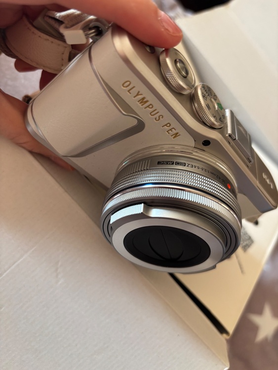 オリンパスPEN E-PL9（カメラ）の商品画像 - 査定依頼日：2026年1月18日 - 最高査定価格：35,000円