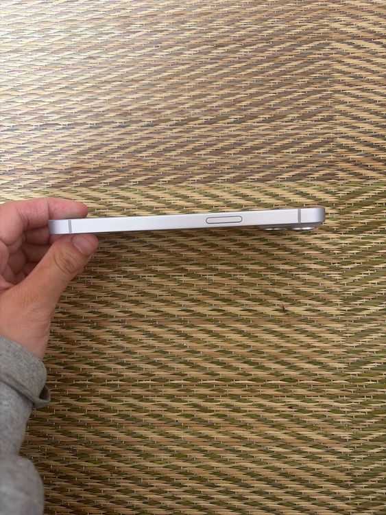 iPhone iPhone 14 128GB docomo（スマホ）の商品画像 - 査定依頼日：2026年7月6日 - 最高査定価格：50,000円