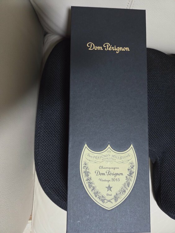 シャンパン ドン・ペリニヨン （お酒）の商品画像 - 査定依頼日：2026年2月18日 - 最高査定価格：19,000円
