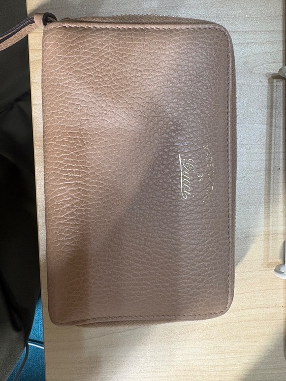 GUCCI 財布　二つ折り（ブランド財布・小物）の商品画像 - 査定依頼日：2025年10月26日 - 最高査定価格：3,000円