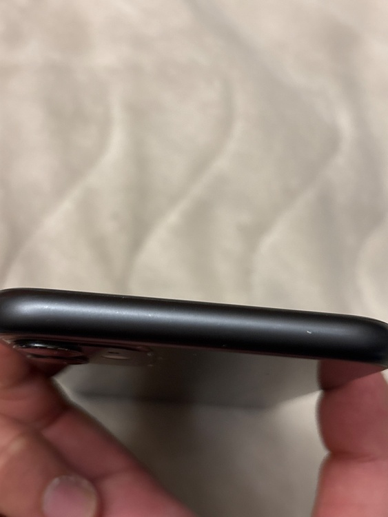 iPhone11 128GB au（スマホ）の商品画像 - 査定依頼日：2026年4月15日 - 最高査定価格：26,000円