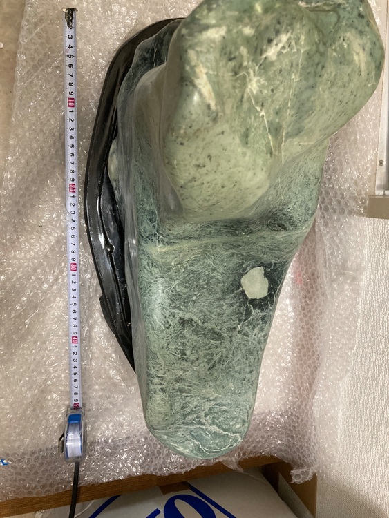 日高翡翠　鑑賞石　39kg（美術品・骨董品）の商品画像 - 査定依頼日：2025年12月3日 - 最高査定価格：20,000円