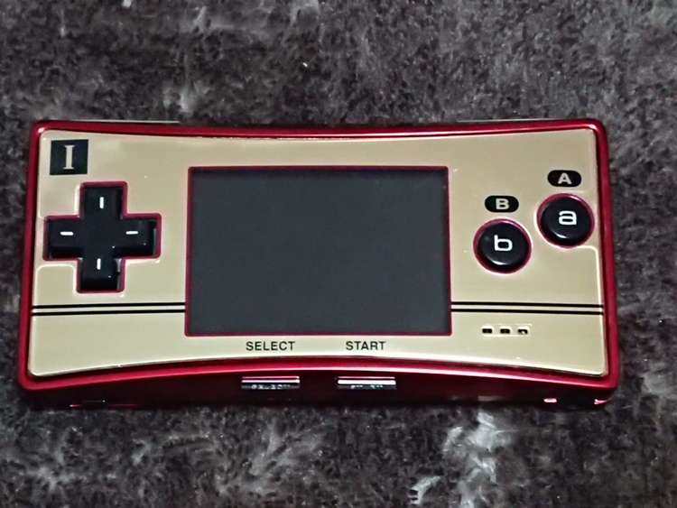 ゲームボーイミクロ ゲームボーイミクロ(ファミコンバージョン（ゲーム機本体・ゲームソフト）の商品画像 - 査定依頼日：2022年11月19日 - 最高査定価格：17,000円