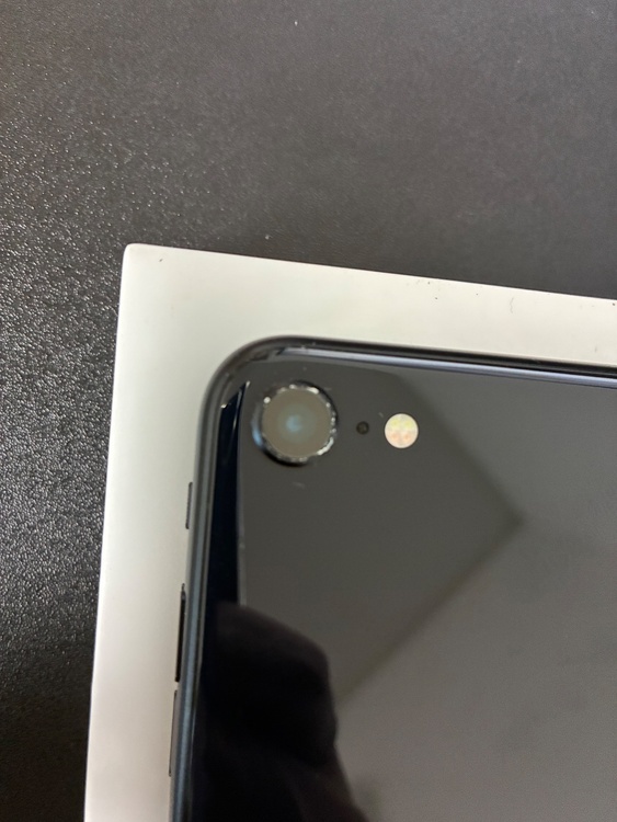 iPhone iPhone SE (第 3 世代) 128GB SIMフリー（スマホ）の商品画像 - 査定依頼日：2026年8月7日 - 最高査定価格：22,500円