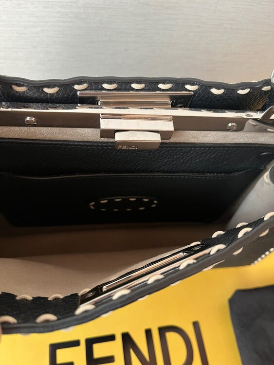 フェンディ  （ブランドバッグ）の商品画像 - 査定依頼日：2024年12月15日 - 最高査定価格：280,000円