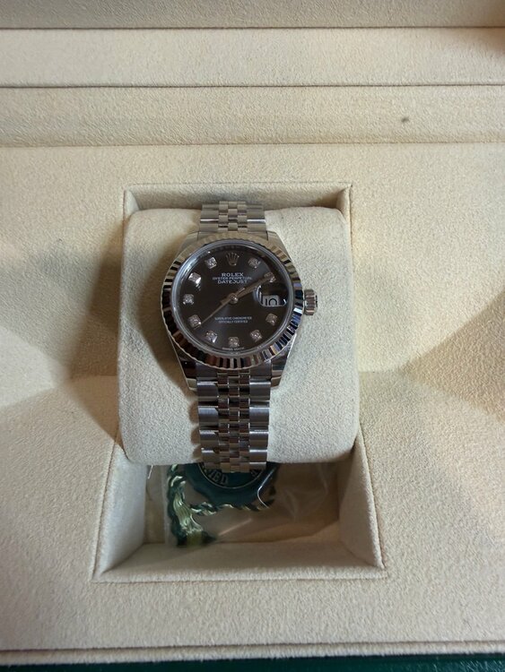 ロレックス レディ デイトジャスト 28（高級時計）の商品画像 - 査定依頼日：2026年4月10日 - 最高査定価格：2,000,000円