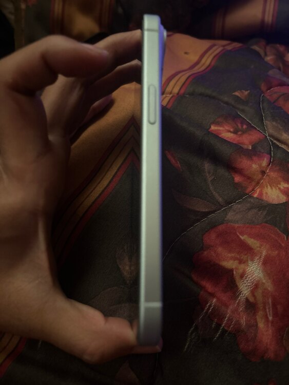 H6KX7YW0TW（スマホ）の商品画像 - 査定依頼日：2025年4月19日 - 最高査定価格：76,000円