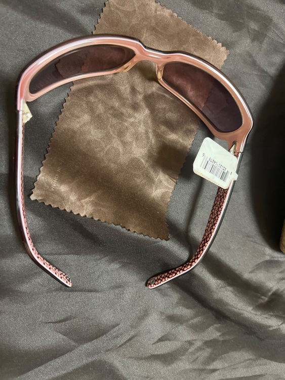 サングラス（ブランド財布・小物）の商品画像 - 査定依頼日：2025年6月23日 - 最高査定価格：100,000円