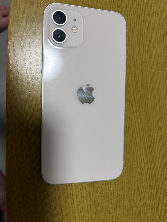 iPhone iPhone 12 64GB au（スマホ）の商品画像 - 査定依頼日：2026年7月19日 - 最高査定価格：20,000円