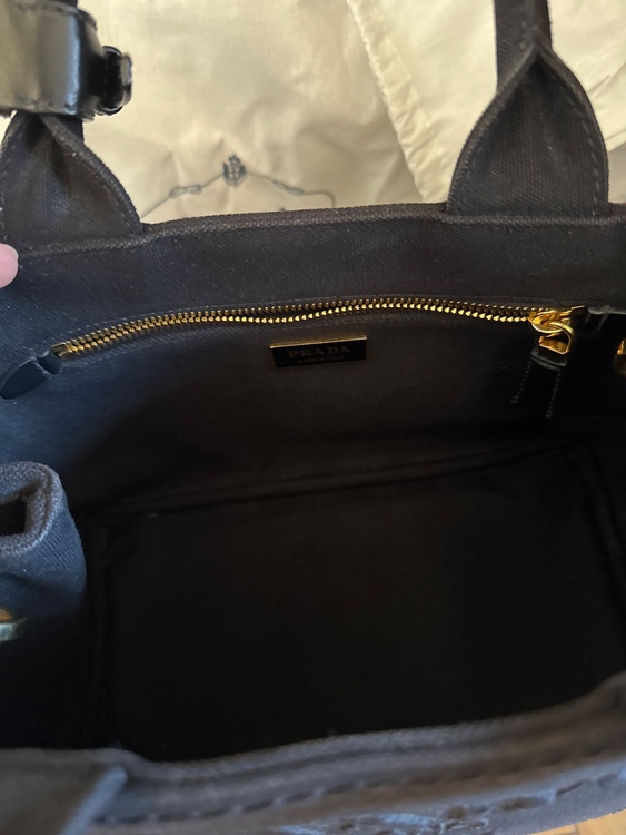 1BG464 2CYA 80MF0002NERO（古着・ファッション）の商品画像 - 査定依頼日：2026年10月11日 - 最高査定価格：100,000円