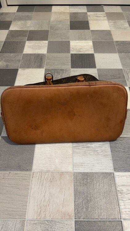 ルイヴィトン モノグラム （ブランドバッグ）の商品画像 - 査定依頼日：2024年10月1日 - 最高査定価格：52,000円