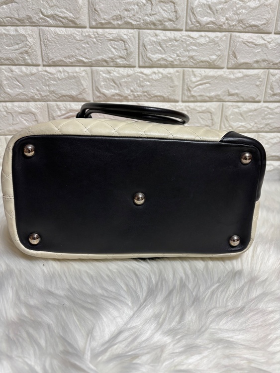 CHANEL カンボンライン トートーバッグ ホワイト（ブランドバッグ）の商品画像 - 査定依頼日：2025年12月7日 - 最高査定価格：220,000円